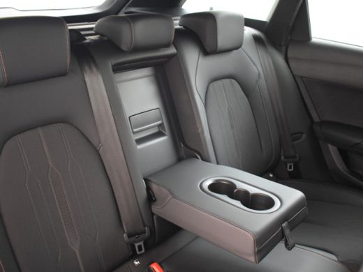 Seat Leon Sportstourer 1.4 e-Hybrid VZ Business Voorraad terrein Trekhaak | Adaptief cruise control | Keyless | Park ass... ActivLease financial lease
