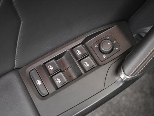 Seat Leon Sportstourer 1.4 e-Hybrid VZ Performance | Trekhaak |  Camera Achter | Elek. Stoel |  Cupra Supersport Stuur |... ActivLease financial lease