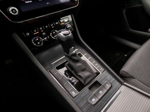 Skoda Superb Combi 1.5 TSI ACT Sport Deluxe 150Pk Automaat (APPLE CARPLAY, GROOT NAVI, CAMERA, STOELVERWARMING... ActivLease financial lease