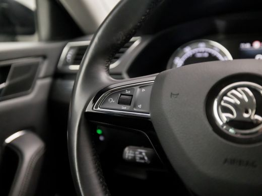 Skoda Superb Combi 1.5 TSI ACT Sport Deluxe 150Pk Automaat (APPLE CARPLAY, GROOT NAVI, CAMERA, STOELVERWARMING... ActivLease financial lease