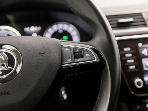Skoda Superb Combi 1.5 TSI ACT Sport Deluxe 150Pk Automaat (APPLE CARPLAY, GROOT NAVI, CAMERA, STOELVERWARMING... ActivLease financial lease