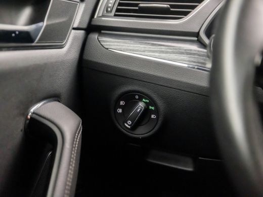 Skoda Superb Combi 1.5 TSI ACT Sport Deluxe 150Pk Automaat (APPLE CARPLAY, GROOT NAVI, CAMERA, STOELVERWARMING... ActivLease financial lease