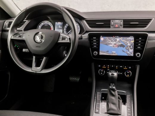 Skoda Superb Combi 1.5 TSI ACT Sport Deluxe 150Pk Automaat (APPLE CARPLAY, GROOT NAVI, CAMERA, STOELVERWARMING... ActivLease financial lease