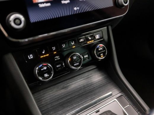 Skoda Superb Combi 1.5 TSI ACT Sport Deluxe 150Pk Automaat (APPLE CARPLAY, GROOT NAVI, CAMERA, STOELVERWARMING... ActivLease financial lease