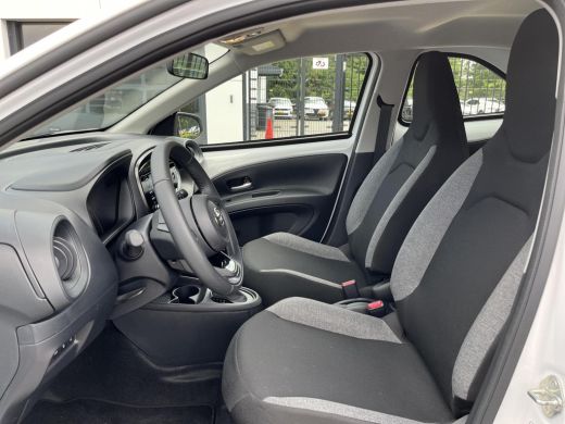 Toyota Aygo 1.0 VVT-i S-CVT Play Achteruitrijcamera/ Apple carplay ActivLease financial lease
