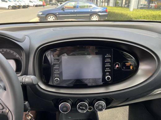 Toyota Aygo 1.0 VVT-i S-CVT Play Achteruitrijcamera/ Apple carplay ActivLease financial lease