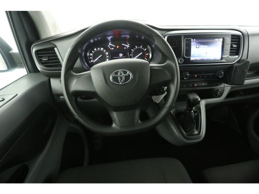 Toyota ProAce Worker 2.0 L2H1 145PK Airco Cruise Carplay 3 Persoons PDC Elektrpakket Schuifdeur ActivLease financial lease