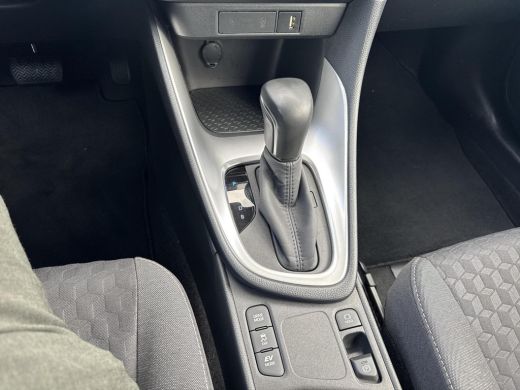 Toyota Yaris 1.5 Hybrid Dynamic | 06-10141018 Voor meer informatie ActivLease financial lease