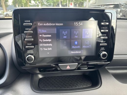 Toyota Yaris 1.5 Hybrid Dynamic | 06-10141018 Voor meer informatie ActivLease financial lease