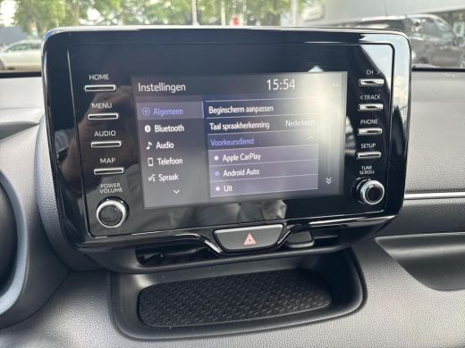 Toyota Yaris 1.5 Hybrid Dynamic | 06-10141018 Voor meer informatie ActivLease financial lease