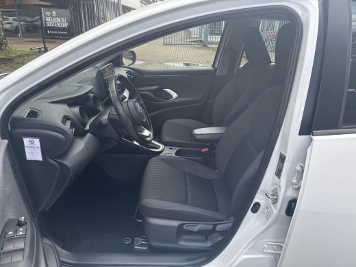 Toyota Yaris 1.5 Hybrid Dynamic | 06-10141018 Voor meer informatie ActivLease financial lease