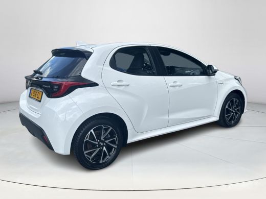 Toyota Yaris 1.5 Hybrid Dynamic | 06-10141018 Voor meer informatie ActivLease financial lease