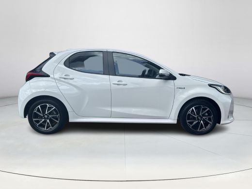 Toyota Yaris 1.5 Hybrid Dynamic | 06-10141018 Voor meer informatie ActivLease financial lease