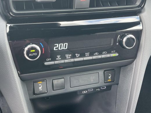 Toyota Yaris Cross 1.5 Hybrid 115 First Edition | Parkeersensoren | Stoel-+ stuurverwarming | Carplay | Keyless entry | ActivLease financial lease