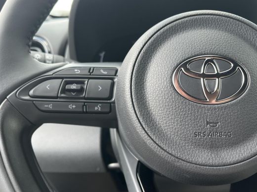 Toyota Yaris Cross 1.5 Hybrid 115 First Edition | Parkeersensoren | Stoel-+ stuurverwarming | Carplay | Keyless entry | ActivLease financial lease