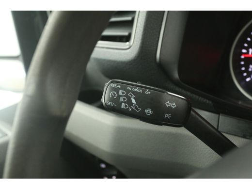 Volkswagen Crafter 2.0 TDI L3H2 140PK 3000KG Trekgew. Trekhaak Airco Camera Cruise Carplay 3 Persoons Elektrpakket ActivLease financial lease