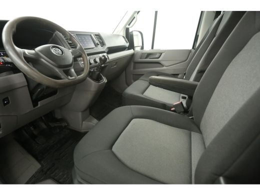 Volkswagen Crafter 2.0 TDI L3H2 140PK 3000KG Trekgew. Trekhaak Airco Camera Cruise Carplay 3 Persoons Elektrpakket ActivLease financial lease