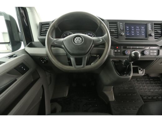 Volkswagen Crafter 2.0 TDI L3H2 140PK 3000KG Trekgew. Trekhaak Airco Camera Cruise Carplay 3 Persoons Elektrpakket ActivLease financial lease