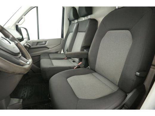 Volkswagen Crafter 2.0 TDI L3H2 140PK 3000KG Trekgew. Trekhaak Airco Camera Cruise Carplay 3 Persoons Elektrpakket ActivLease financial lease