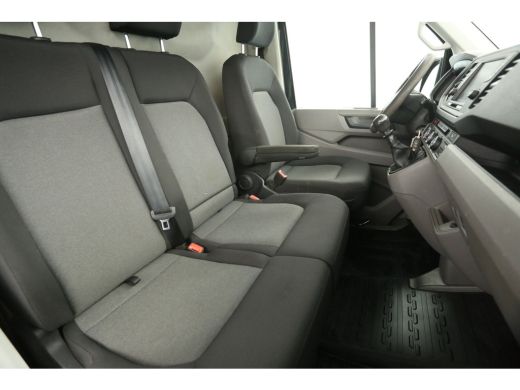 Volkswagen Crafter 2.0 TDI L3H2 140PK 3000KG Trekgew. Trekhaak Airco Camera Cruise Carplay 3 Persoons Elektrpakket ActivLease financial lease