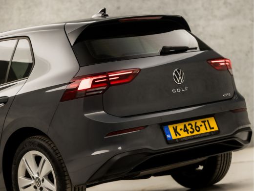 Volkswagen Golf 1.0 eTSI Sport Automaat (APPLE CARPLAY, GROOT NAVI, STUUR/STOELVERWARMING, SFEERVERLICHTING, PARK... ActivLease financial lease