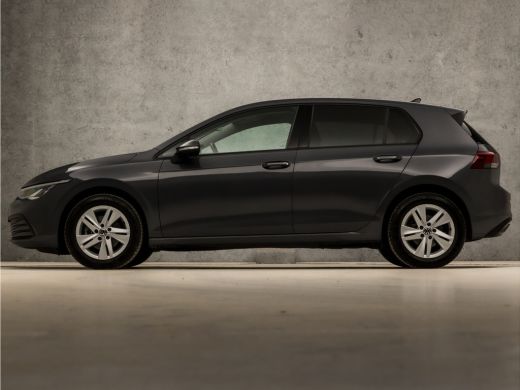 Volkswagen Golf 1.0 eTSI Sport Automaat (APPLE CARPLAY, GROOT NAVI, STUUR/STOELVERWARMING, SFEERVERLICHTING, PARK... ActivLease financial lease
