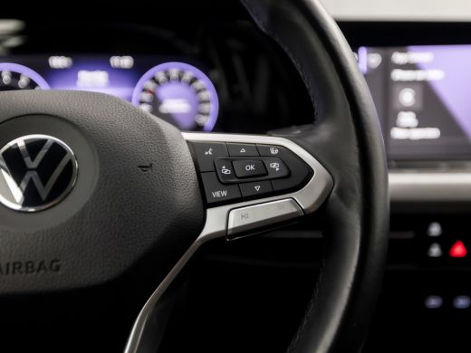 Volkswagen Golf 1.0 eTSI Sport Automaat (APPLE CARPLAY, GROOT NAVI, STUUR/STOELVERWARMING, SFEERVERLICHTING, PARK... ActivLease financial lease