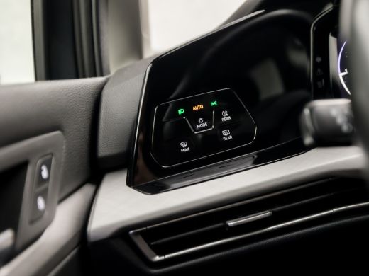 Volkswagen Golf 1.0 eTSI Sport Automaat (APPLE CARPLAY, GROOT NAVI, STUUR/STOELVERWARMING, SFEERVERLICHTING, PARK... ActivLease financial lease