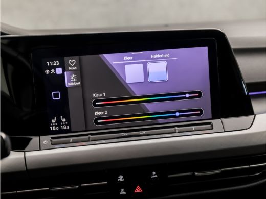 Volkswagen Golf 1.0 eTSI Sport Automaat (APPLE CARPLAY, GROOT NAVI, STUUR/STOELVERWARMING, SFEERVERLICHTING, PARK... ActivLease financial lease