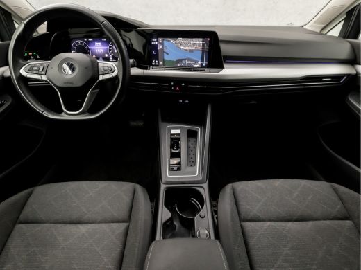 Volkswagen Golf 1.0 eTSI Sport Automaat (APPLE CARPLAY, GROOT NAVI, STUUR/STOELVERWARMING, SFEERVERLICHTING, PARK... ActivLease financial lease