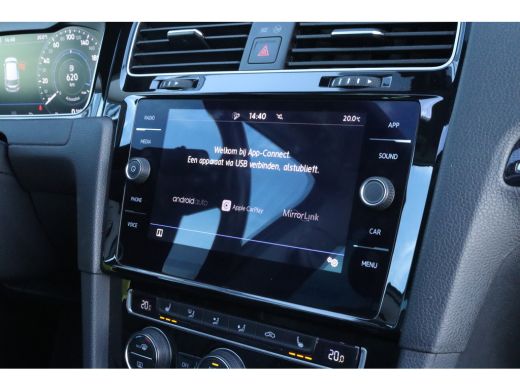Volkswagen Golf 1.0 TSI Highline | ACC | Pano | Dynaudio | Massage | Carplay | Camera | Virtualcockpit | LED | ActivLease financial lease