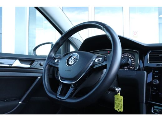 Volkswagen Golf 1.0 TSI Highline | ACC | Pano | Dynaudio | Massage | Carplay | Camera | Virtualcockpit | LED | ActivLease financial lease