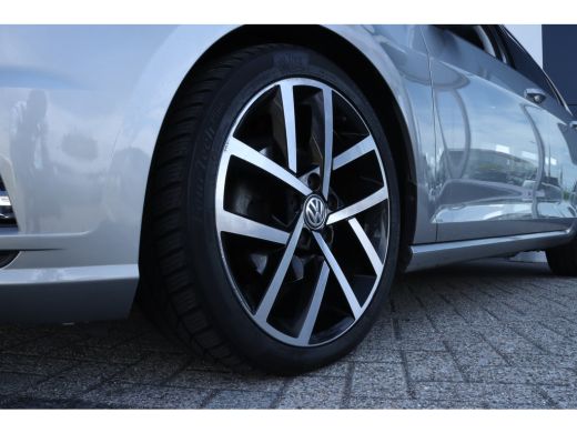 Volkswagen Golf 1.0 TSI Highline | ACC | Pano | Dynaudio | Massage | Carplay | Camera | Virtualcockpit | LED | ActivLease financial lease