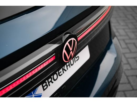 Volkswagen ID.7 Tourer Pro Business | Achterbank in ongelijke delen neerklapbaar incl. middenarmsteun en doorlaadmogelij... ActivLease financial lease