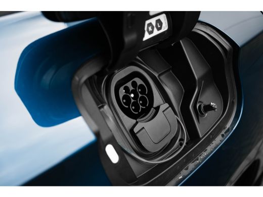 Volkswagen ID.7 Tourer Pro Business | Achterbank in ongelijke delen neerklapbaar incl. middenarmsteun en doorlaadmogelij... ActivLease financial lease