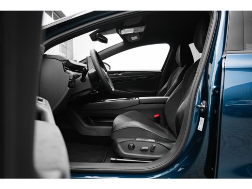 Volkswagen ID.7 Tourer Pro Business | Achterbank in ongelijke delen neerklapbaar incl. middenarmsteun en doorlaadmogelij... ActivLease financial lease