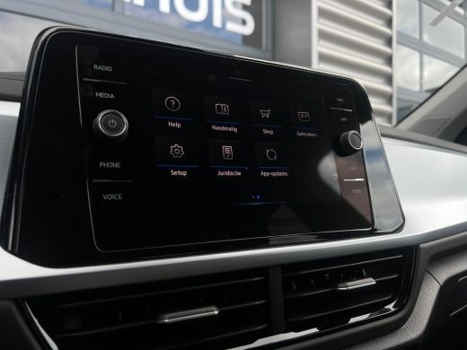 Volkswagen T-Roc Life Edition Inclusief €2000,- inruilvoordeel | 'App-Connect' draadloze smartphone integratie | '... ActivLease financial lease