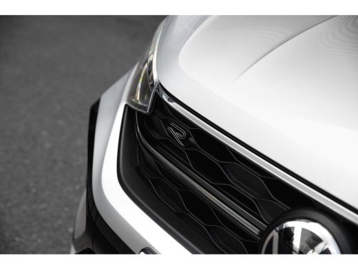 Volkswagen Taigo R-Line Edition Inclusief €2000,- inruilvoordeel | 'App-Connect' draadloze smartphone integratie |... ActivLease financial lease