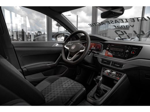 Volkswagen Taigo R-Line Edition Inclusief €2000,- inruilvoordeel | 'App-Connect' draadloze smartphone integratie |... ActivLease financial lease