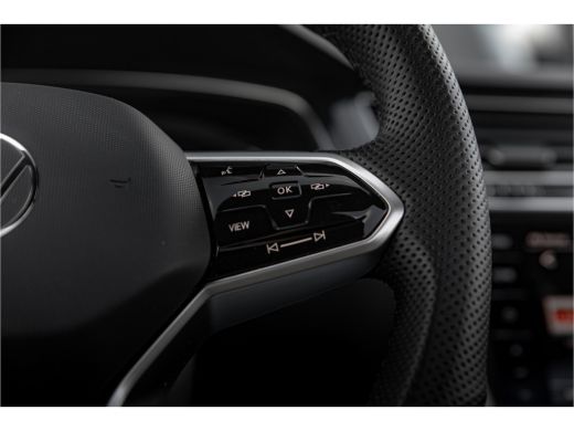 Volkswagen Tiguan 1.4 TSI eHybrid R-Line Business+ | Panorama Dak | Trekhaak | ActivLease financial lease