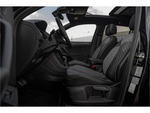 Volkswagen Tiguan 1.4 TSI eHybrid R-Line Business+ | Panorama Dak | Trekhaak | ActivLease financial lease
