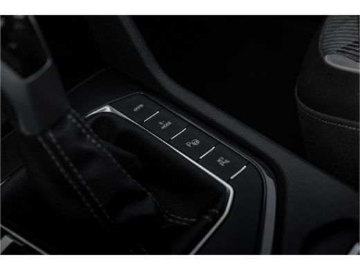 Volkswagen Tiguan 1.4 TSI eHybrid R-Line Business+ | Panorama Dak | Trekhaak | ActivLease financial lease
