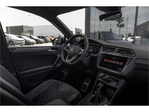 Volkswagen Tiguan 1.4 TSI eHybrid R-Line Business+ | Panorama Dak | Trekhaak | ActivLease financial lease