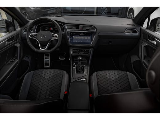Volkswagen Tiguan 1.4 TSI eHybrid R-Line Business+ | Panorama Dak | Trekhaak | ActivLease financial lease