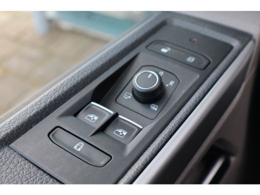 Volkswagen Transporter | Achteruitrijcamera | Apple Carplay/Android Auto|telefoonintegratie premium | Kunstlederen bekle... ActivLease financial lease