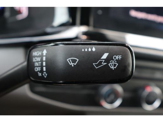 Volkswagen Transporter | Achteruitrijcamera | Apple Carplay/Android Auto|telefoonintegratie premium | Kunstlederen bekle... ActivLease financial lease