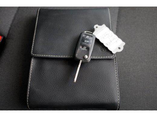 Volkswagen Transporter T6 2.0 TDI 102pk L2H2 Airco/Navi/Achterklep 07-2018 ActivLease financial lease