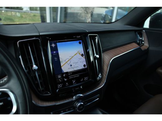 Volvo  XC60 T6 AWD Inscription | Panoramadak | Memory | Standkachel | Getint glas | Trekhaak | 20-Inch ActivLease financial lease