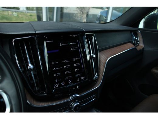 Volvo  XC60 T6 AWD Inscription | Panoramadak | Memory | Standkachel | Getint glas | Trekhaak | 20-Inch ActivLease financial lease