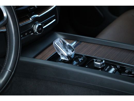 Volvo  XC60 T6 AWD Inscription | Panoramadak | Memory | Standkachel | Getint glas | Trekhaak | 20-Inch ActivLease financial lease